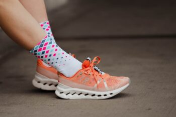 INCYLENCE čarape RUNNING CRYSTALS WHITE/PINK/CYAN - Image 3