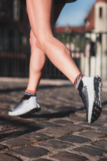 INCYLENCE čarape RUNNING DISRUPTS SHORT BLACK/INFERNO - Image 5