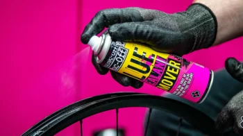 Muc-Off Sredstvo za uklanjanje ljepila i traka 200ml - Image 3