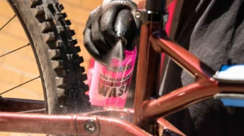 Muc-Off Sredstvo za suvo pranje visokih performansi 750ml - Image 2
