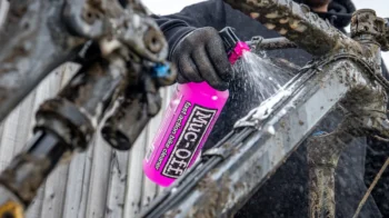 Muc-Off Nano Tech Sredstvo za čišćenje bicikla 1L sa raspršivačem - Image 3
