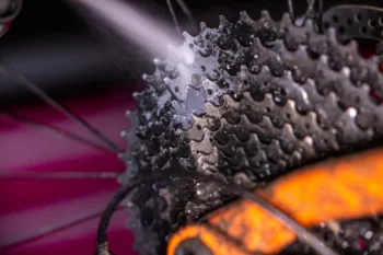 Muc-Off Brzosušeći odmašćivač lanca i pogona pod visokim pritiskom - Image 2