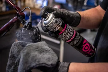 Muc-Off Brzosušeći odmašćivač lanca i pogona pod visokim pritiskom - Image 3