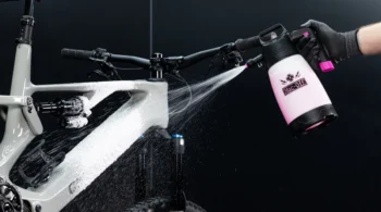 Muc-Off Set raspršivača pod pritiskom za pjenu Foam Sprayer Kit - Image 3